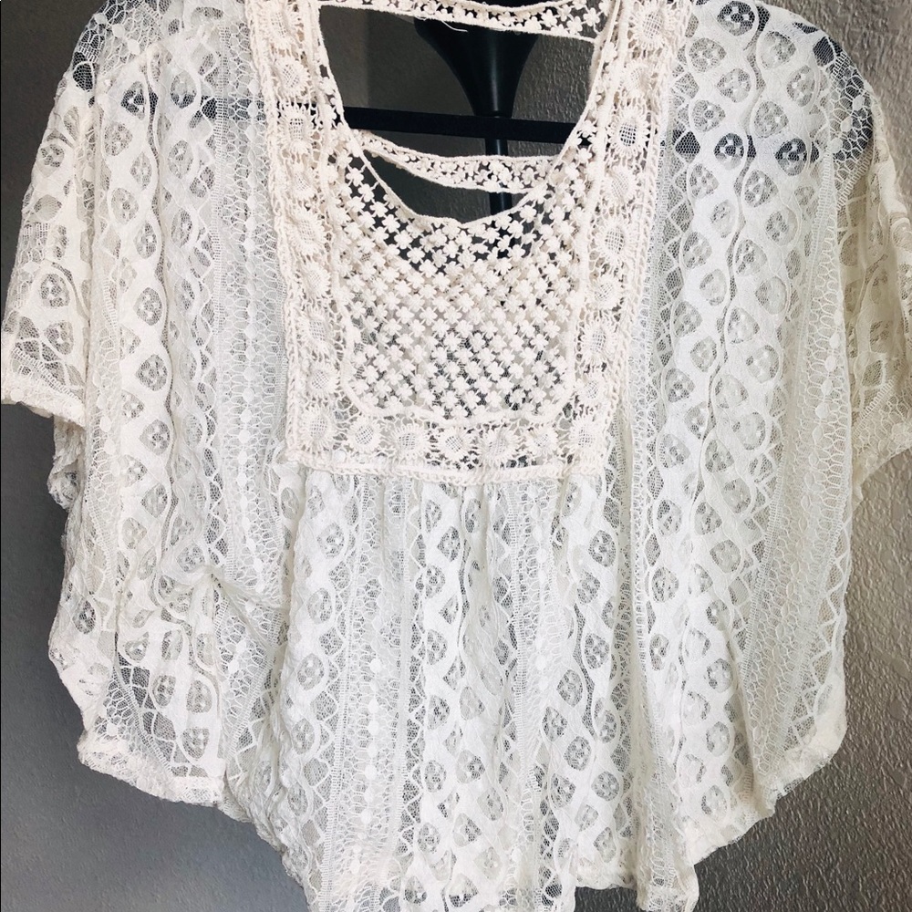 Blu Planet sheer lace top color cream  size M